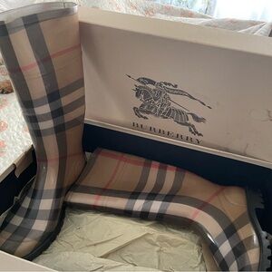 Burberry Plaid Winter Rain Boots - Beige and Black